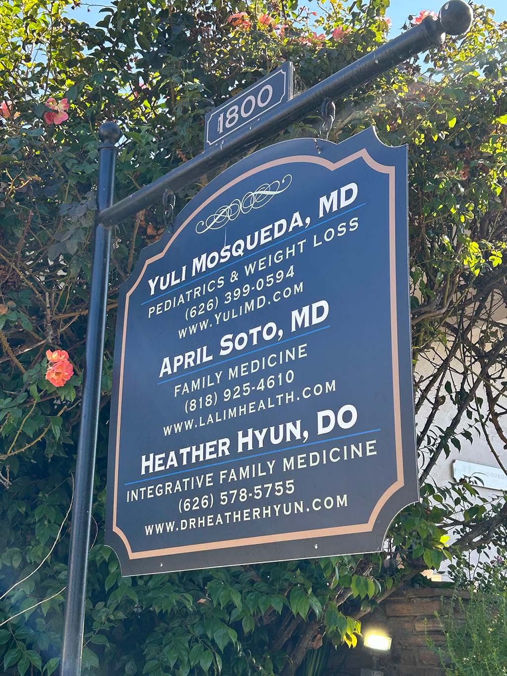 Dr Heather Hyun's sign at 1800 Fair Oaks Ave in South Pasadena